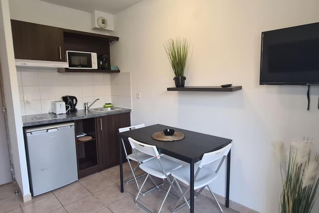 מונטבראן B210 Appartement Disneyland Paris Parking Et Wifi מראה חיצוני תמונה